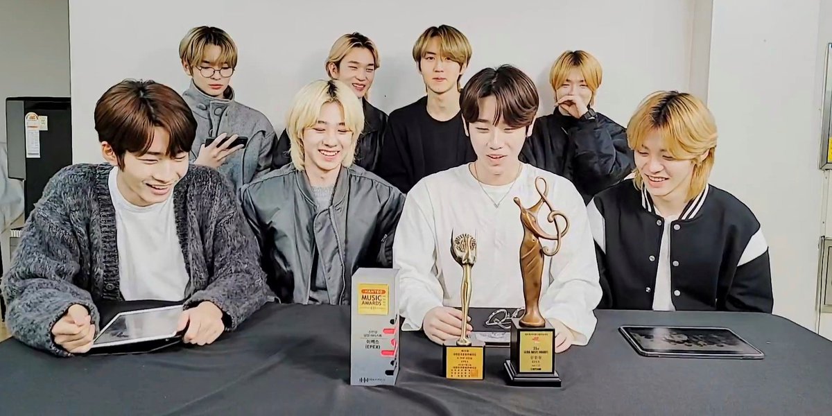 for_epex's tweet photo. 🏆 EPEX AWARDS LIST 🏆

🏅 Best New Male Artist 2021 Korea Culture and Entertainment Awards
🏅 Rookie Award 2021 Hanteo Music Awards
🏅 Rookie of the Year 2021 Seoul Music Awards 
🏅 Rising Star 2022 Asia Model Awards

#EPEX #이펙스 @the_EPEX @by_EPEX https://t.co/osfXmyJKtc