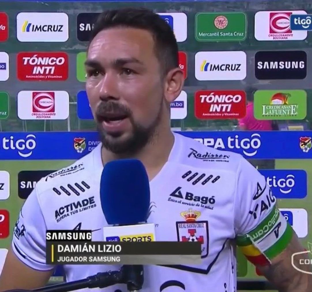 damilizio's tweet photo. Gran partido del equipo, 3 puntos importantísimos se quedan en casa, A muerte con estos 🦁!!! @ClubRealSC 

Pd: Con mi mini bandaa a todos lados!!! https://t.co/aZ345stKlJ