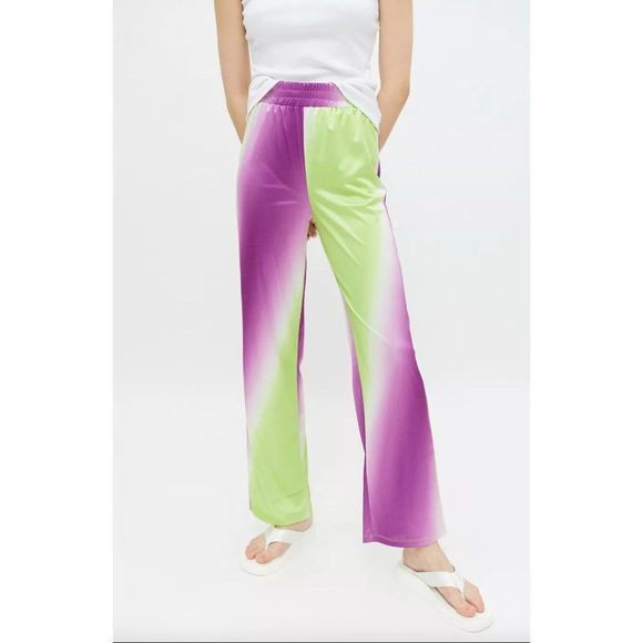 cashinkat's tweet photo. So good I had to share! Check out all the items I'm loving on @Poshmarkapp #poshmark #fashion #style #shopmycloset #freepeople: https://t.co/HB7UexepV3 https://t.co/ykHV2hbqGM