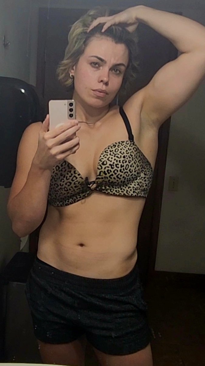 QueefyB's tweet photo. I am milking this bra for all it's worth https://t.co/TFkYDlOndU