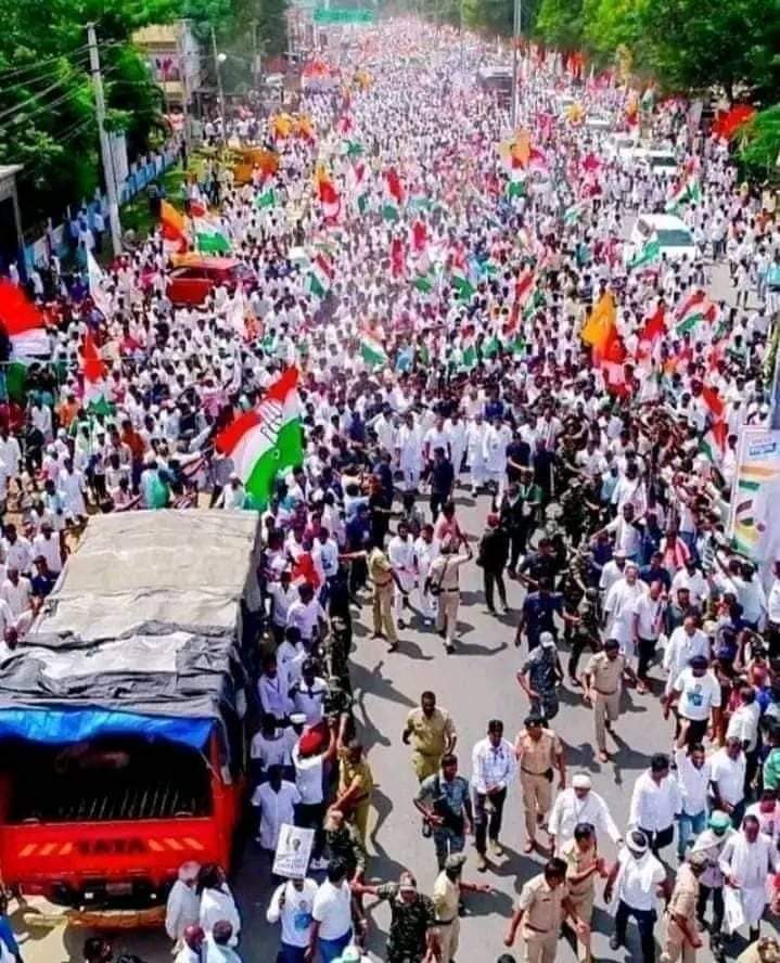 duggalSonipat's tweet photo. साख से टूट कर गिर जाएं
हम वो पत्ते नहीं हैं ,
आंधियों से कह दो अपनी औकात में रहे । ।
#WeWillBack #WithRG
#कांग्रेस_का_सिंगल_इंजन_लगा_लो
#महात्मा_गांधी_के_पदचिन्हों_पर
#भारत_पुत्र_राहुल_गाँधी
#भारत_जोड़ो_यात्रा
💐💐💐💐💐💐💐💐
@RahulGandhi
@priyankagandhi
@INCIndia https://t.co/SE4oaYzwwq