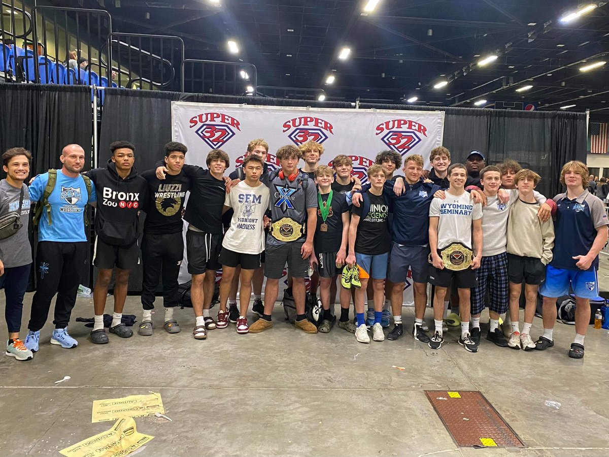 Great job Blue Knights at Super 32!

Dom Federici 5th place
Carter Shubert 5th place
Joe Sealey 3rd place
Luke Lilledahl Champ 
Jude Correa Champ

Lot of fun times and memories with these great group!!