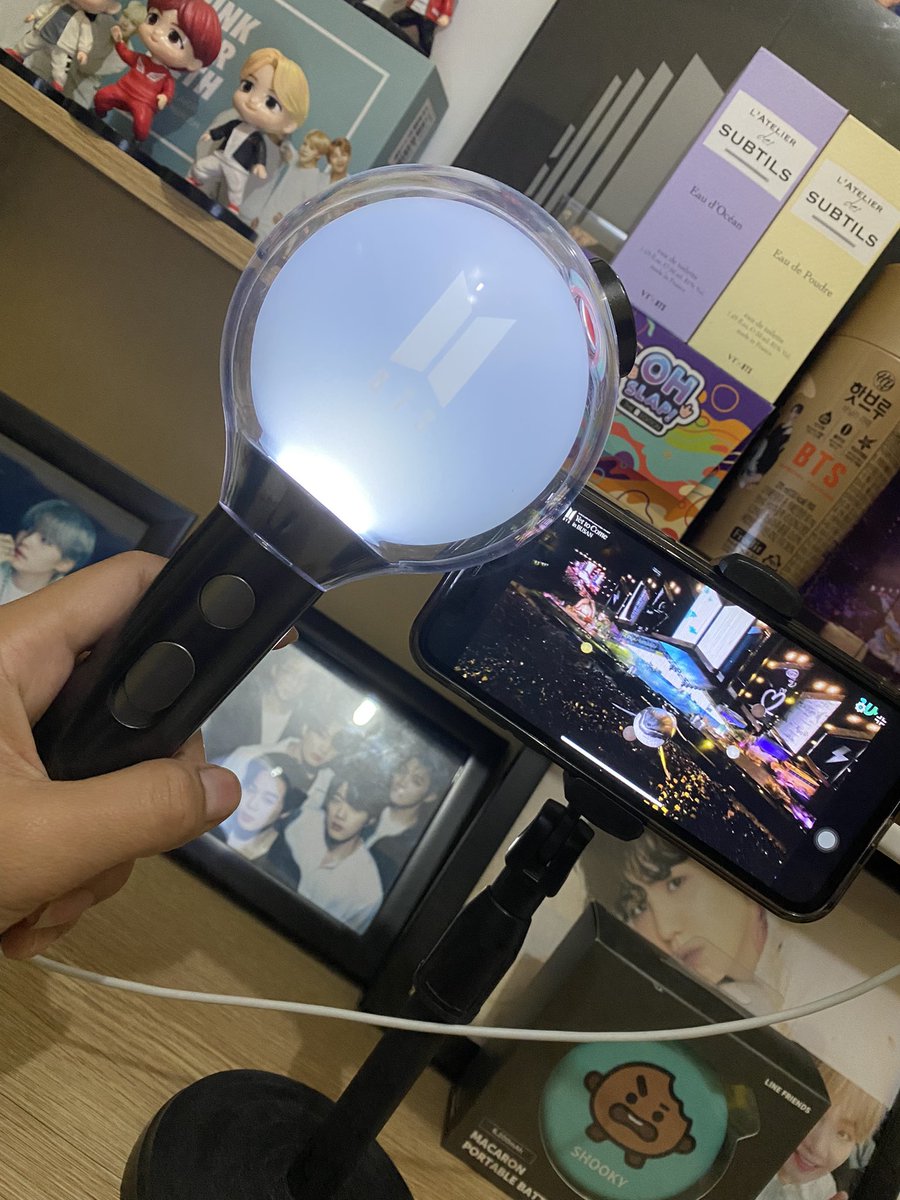 aikodeleon's tweet photo. You always here with us together
And every second was forever,oh~🎶 Thankyou for being part of my life, it was unexpected but definitely the perfect time 💜 I will forever treasure the moments and will wait for the right time to see you all in person #BTS_YetToCome_Weverse_LIVE https://t.co/G8Rpkrz1n0
