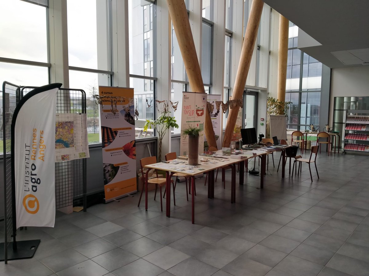 Sol_InstAgro's tweet photo. Nouvelle participation de @agrocampusouest et @ademe à la fête des sciences à Angers, le stand a fait le plein !! https://t.co/FEkqVtulQu