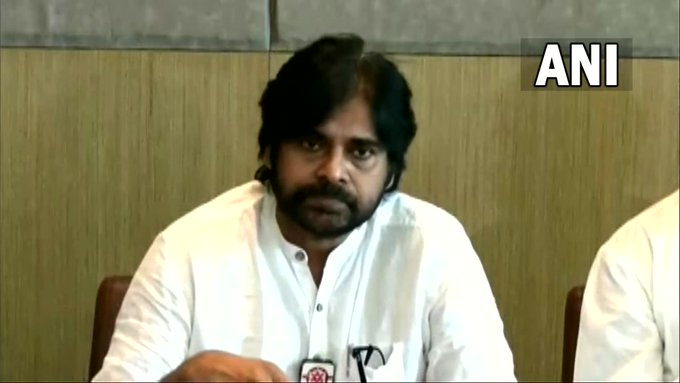 timesofindia's tweet photo. Police arrested over 100 JSP (JanaSena Party) supporters &amp; filed 307 cases against 15 members who asked for permission for Jana Vani program. On Saturday midnight,Police came to my hotel room &amp; banged on my door: JanaSena Party chief Pawan Kalyan, in Visakhapatnam, Andhra Pradesh https://t.co/6wByi74k7U