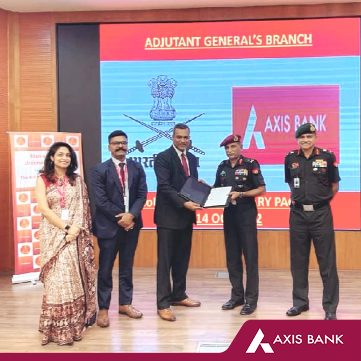 AxisBank's tweet photo. For our men and women in uniform , nothing but the best. Axis Bank has inked a Memorandum of Understanding with the Indian Army to provide specially designed products to Agniveers. Here's a glimpse of the ceremony. #AxisBank #IndianArmy #Agniveer
#Agnipath https://t.co/VNirXv1NUZ
