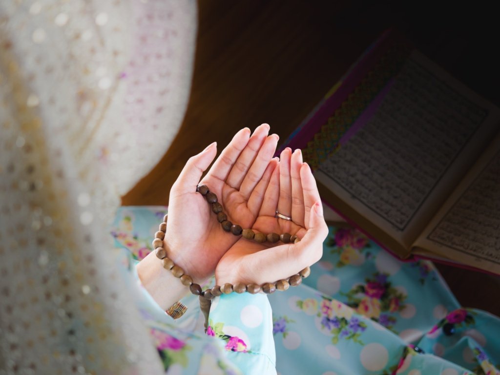 Pray big even when you feel small✨
#MondayMotivation