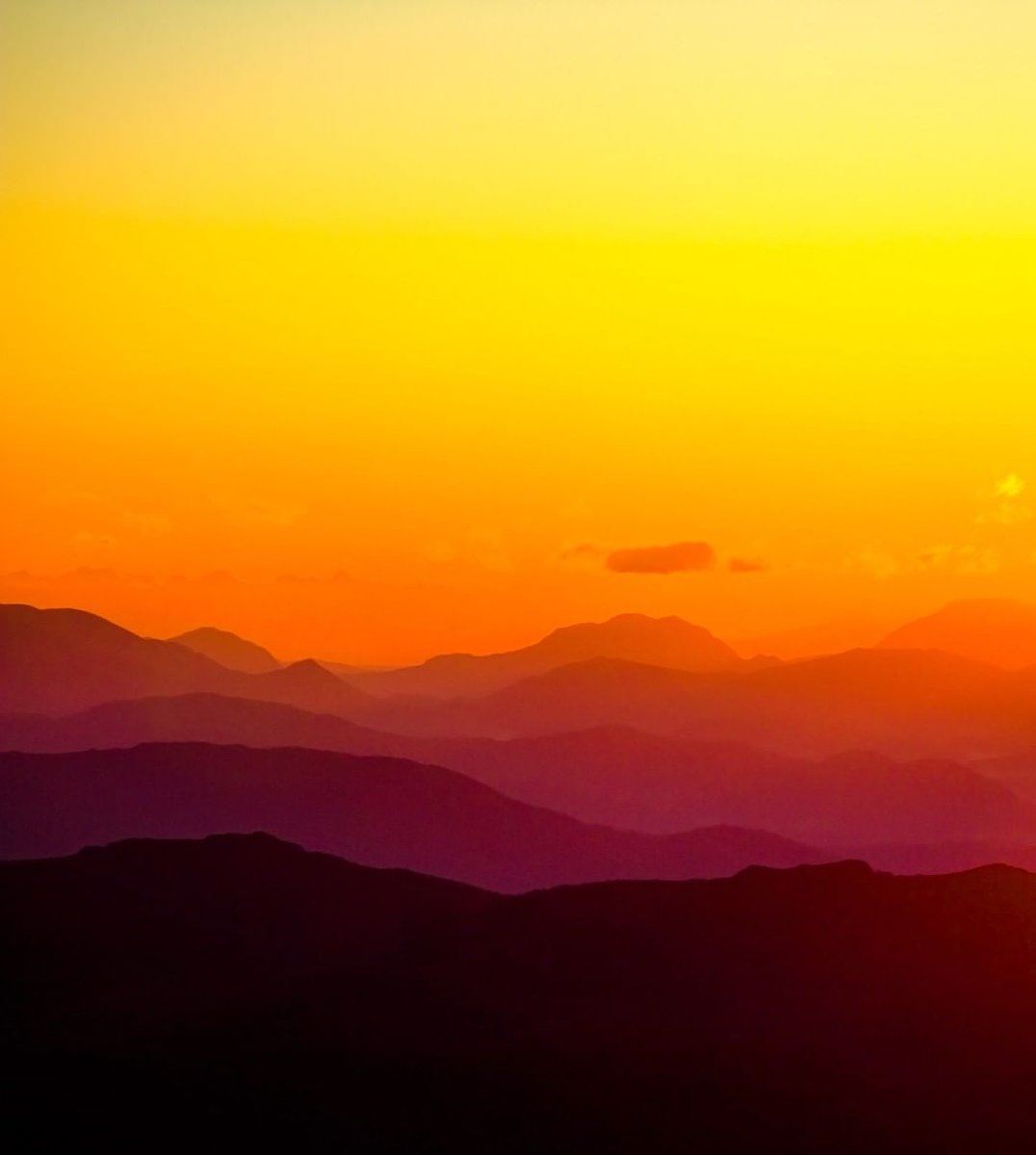 Technicolour sunset: vivid and enchanting in equal measure. 🙌🏼 📷 IG/liampreecephotography #DiscoverTasmania