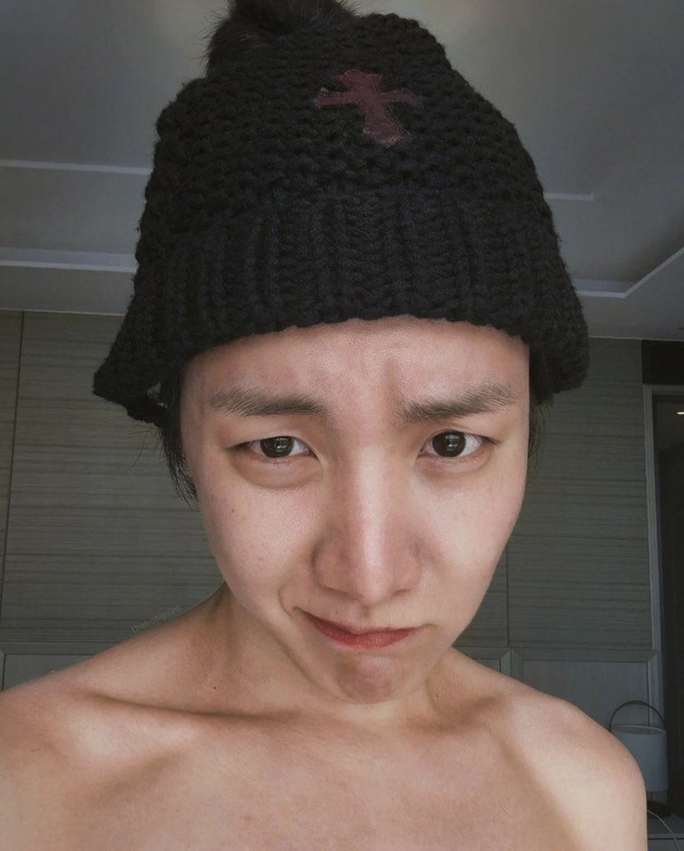 thehobiprint's tweet photo. *tried* colorizing the shirtless Hoseok 😵‍💫 https://t.co/7xAjNf8a5D