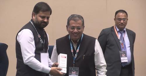 AICRAINDIA's tweet photo. Thanking Panel members of the session on "AI in Healthcare" at GAISA'22, Vigyan Bhawan on 07th Oct.'22
https://t.co/jwtj0wBxbl
#GAISA #awardwinning #GAISA2022 #ThankingPanel #CabinetMinister #AIinHealthcare #aicra #VigyanBhawan #RajKumarSharma #ai #artificialintelligence https://t.co/O5sLZrvPHI