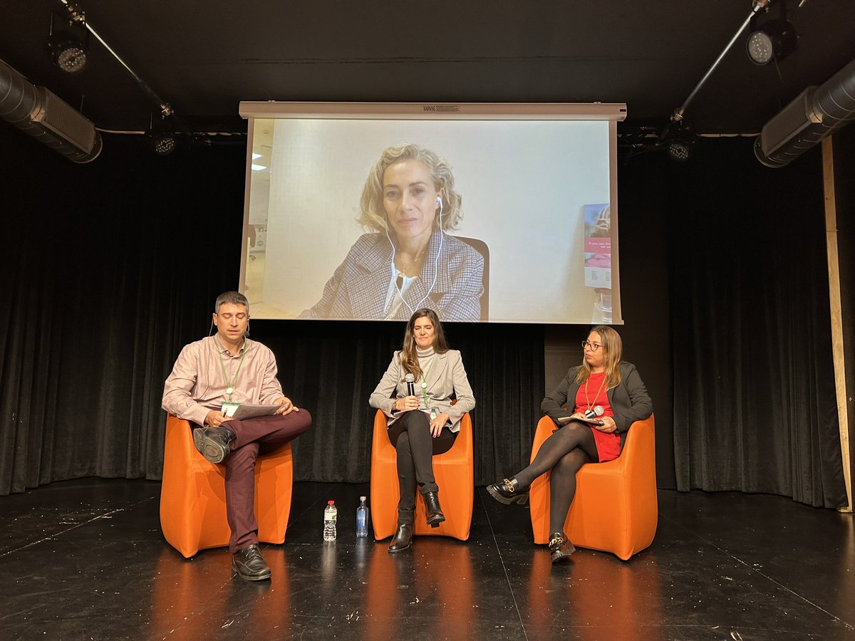 One Health, salud humana y animal interdependientes, mesa redonda moderada por <a href="/Llamalociencia/">Miguel Ángel Llamas</a> , con la participación de <a href="/Beadiazlorenzo/">Beatriz Díaz Lorenzo</a> , Sofía Garro de <a href="/AseBio/">AseBio - Asociación Española de Bioempresas</a> y María Jaureguízar de Fundación Vet+I
#Biocomunica22