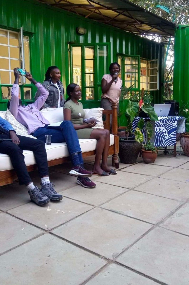 FLBQR's tweet photo. Compiling and telling refugee stories are a useful tool in educating and informing the public about the state of the refugee crisis.
We had a comfortable and freeing time as LBQTGNC asylum seekers @RLRH_Oxford open mic session. 🙏🏿 for having us with the bigger #RefugeeCommunity. https://t.co/kEokLsTmkW