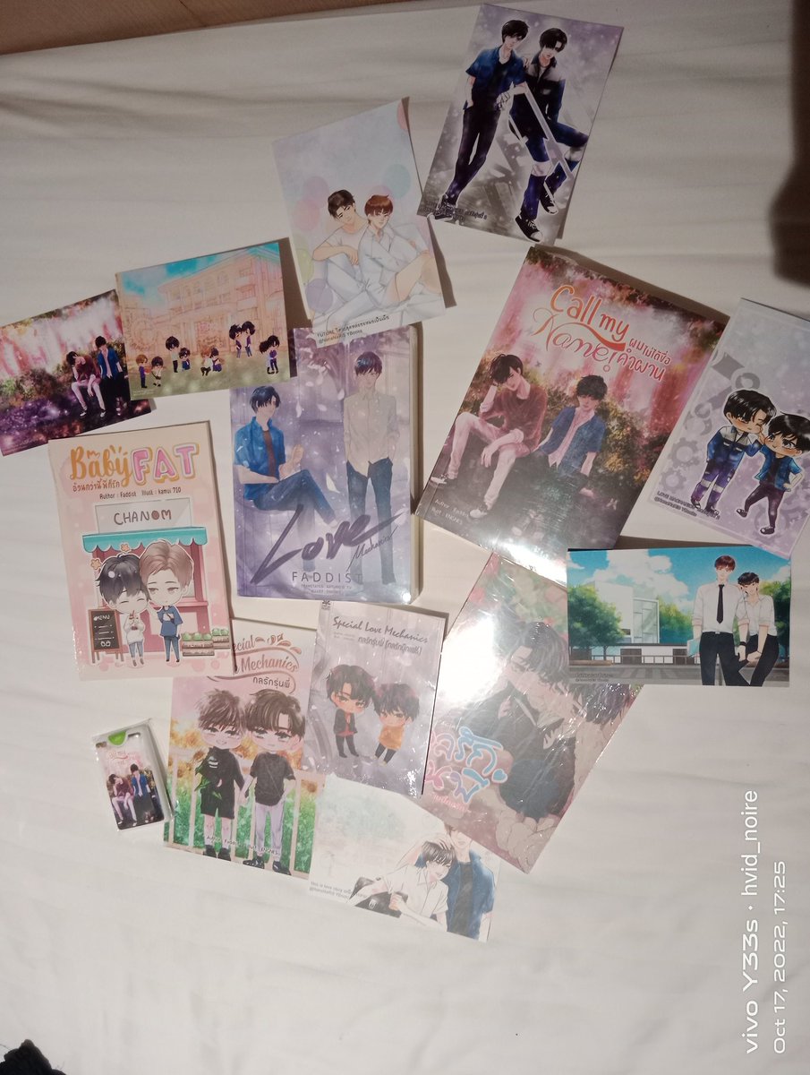 maru_seiya's tweet photo. What sorcery is this?! When I went to bool fair, I only plan to buy LM Book 1 Eng version! Then was tempted to add the two SPs. And was forced to buy CMN to get the mini SP that is not for sale! 😱😱😱 The rest are freebies!
#LoveMechanics #กลรักรุ่นพี่
#CallMyName #Faddist https://t.co/VQctrhCoLS