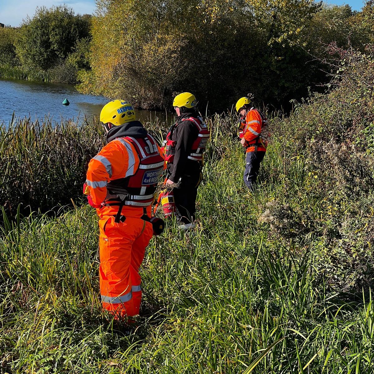 Over the weekend our water team #volunteers were out training ahead of the winter in case it turns out to be a wet one. As well as being available in the county, we work with our @4x4response colleagues when specialist skills are needed. #teamwork