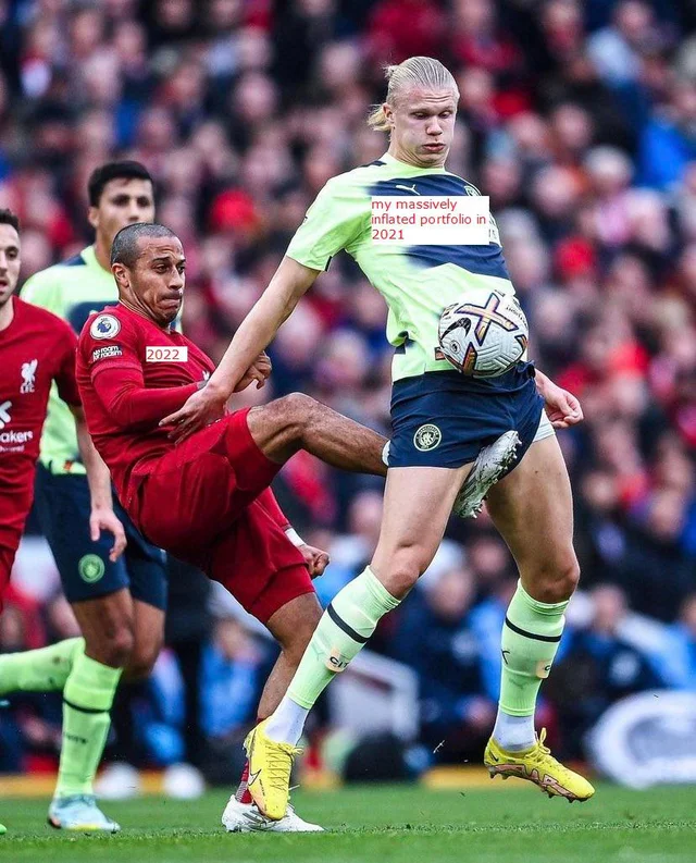 RogerBjornerud's tweet photo. Why #Liverpool won over #ManchesterCity?
#ErlingHaaland #AlienHaaland #ManCity #WrongBall #Airtime https://t.co/cImeP3pt0a