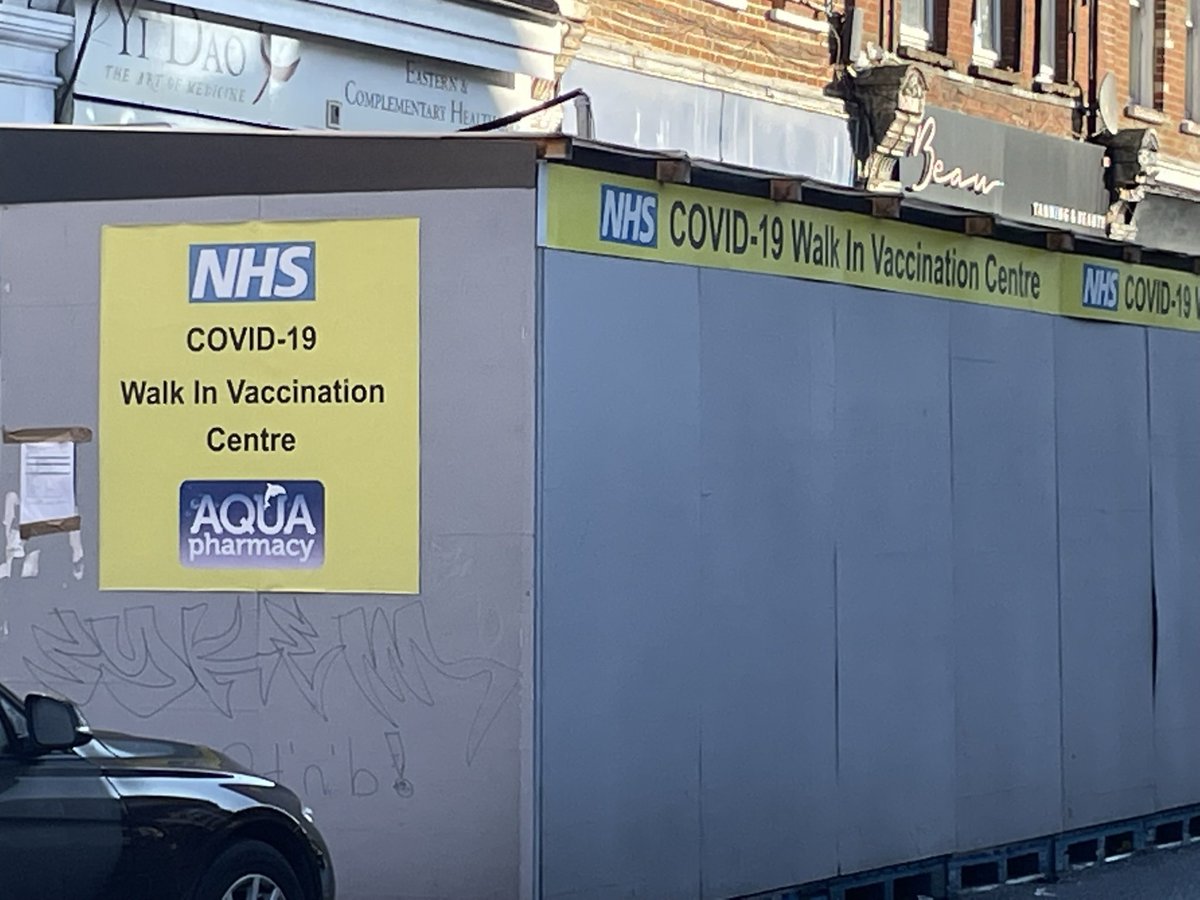 ahmereenreza's tweet photo. Finally received my #PfizerBivalent #booster 💉
A very efficient team at Aqua Pharmacy -West Hampstead walk-in clinic.
It took just 8min from queuing to getting the jab. 🌟👍🏻
Great to see #CommunityPharmacies supporting their local GP. We need many more! https://t.co/wUY5nRfNtR