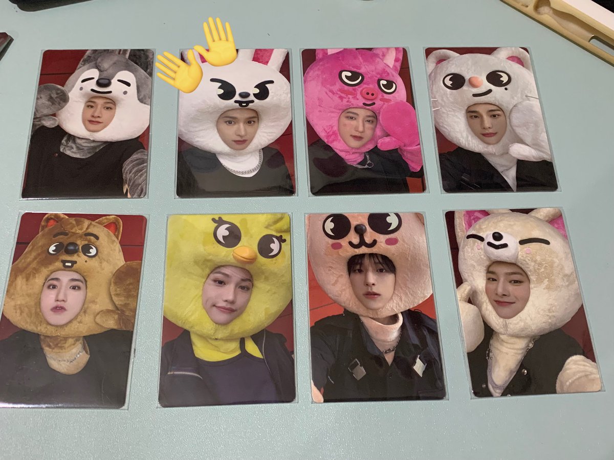 jeonglixcart's tweet photo. hello since dumating na and ot8 nga

interest check for leebit + lee know swkr (stbo) + 2 unsealed standard albums w complete inclus

will sell as set so you can find kahati as of now. NO DMs PLEASE. 

prio filo stays ! https://t.co/tR7SlekN1W