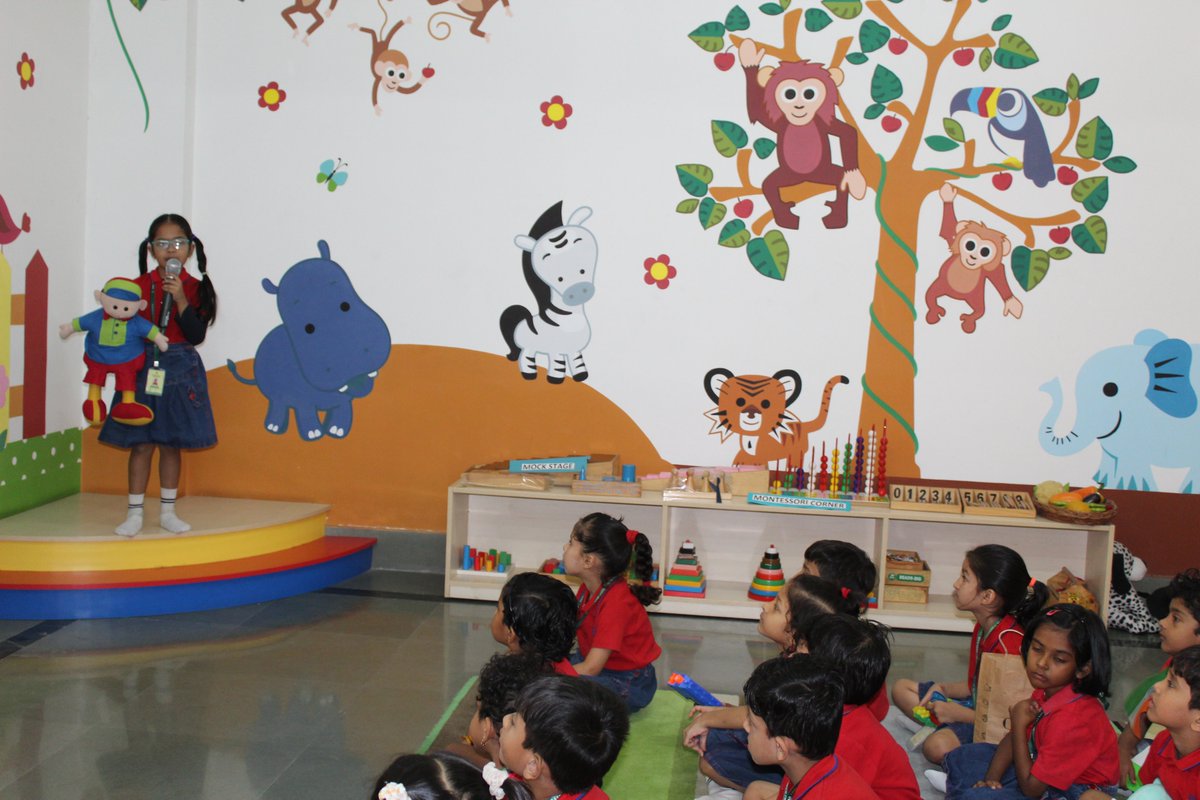 shriramindore's tweet image. The little ones of SRCS, Indore participated in ‘Show and Tell’ Competition. The students of class Kg-1 and kg-2 brought their favourite objects and excitedly communicated their thoughts, feelings and emotions. #ShowAndTellActivity #srcsindore #tinytots #experientiallearning