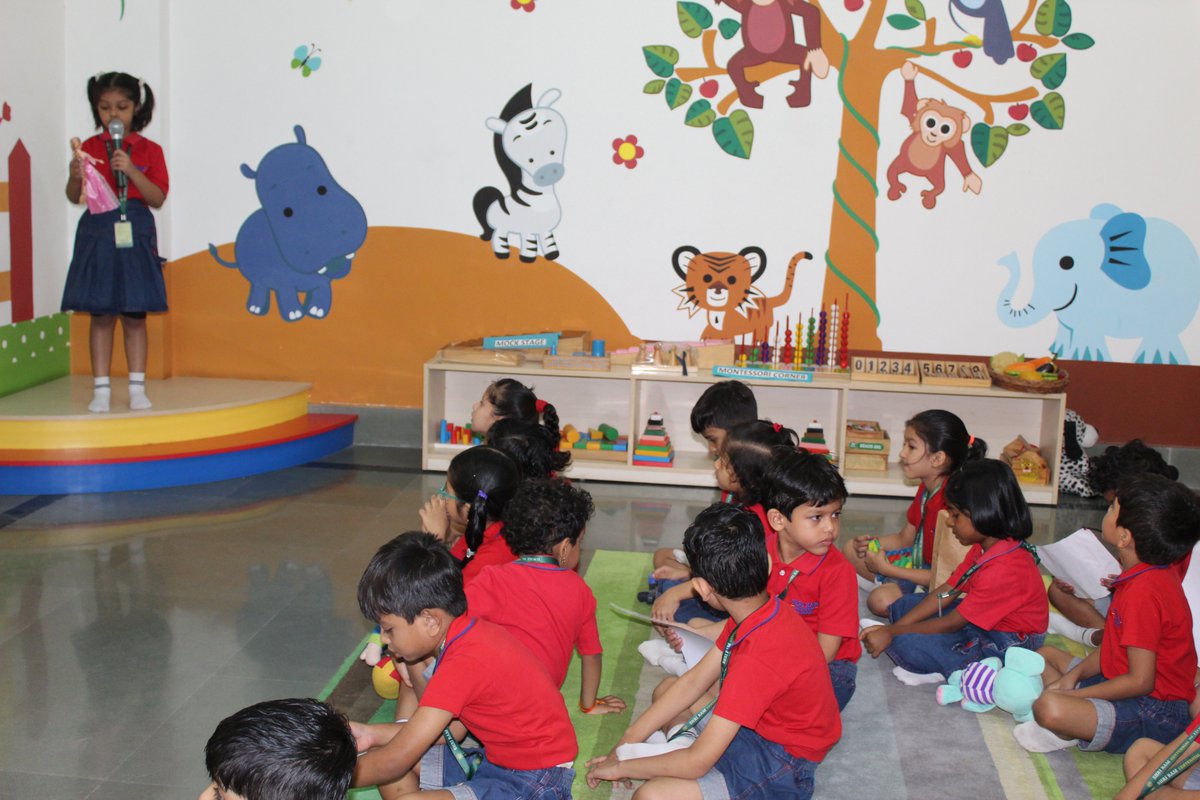 shriramindore's tweet image. The little ones of SRCS, Indore participated in ‘Show and Tell’ Competition. The students of class Kg-1 and kg-2 brought their favourite objects and excitedly communicated their thoughts, feelings and emotions. #ShowAndTellActivity #srcsindore #tinytots #experientiallearning