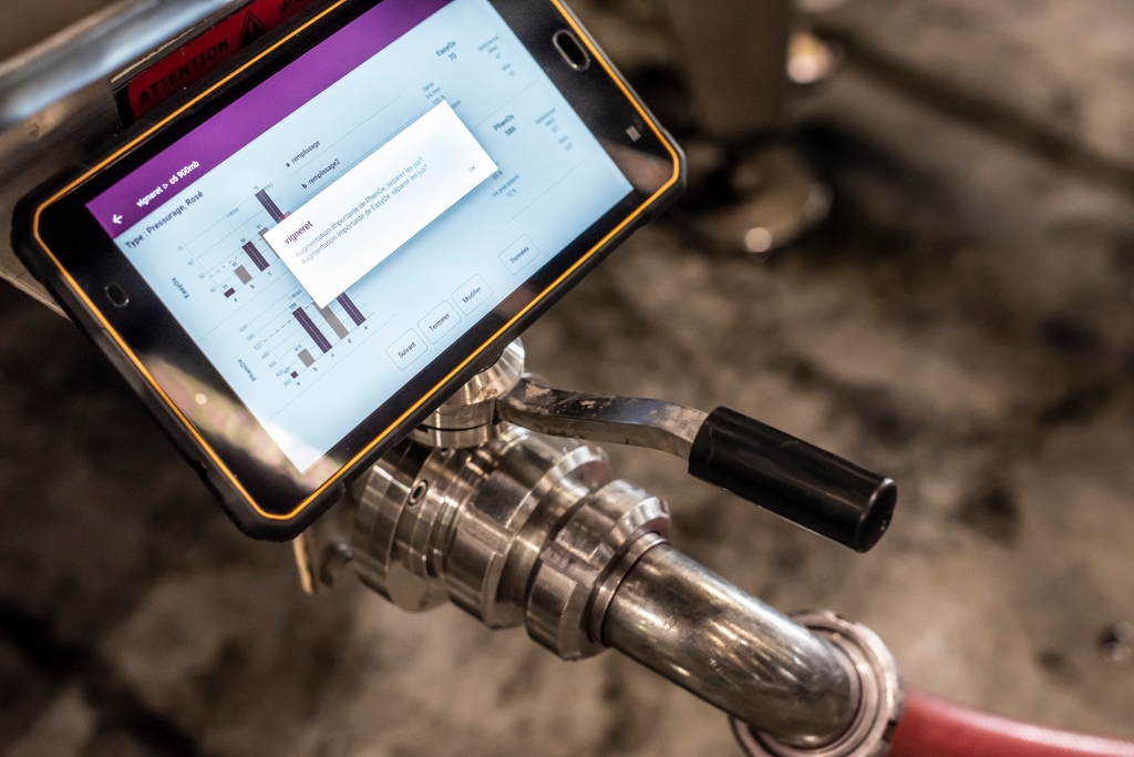 vinventions_es's tweet photo. 🤔¿Controlas el oxígeno en tus fases de elaboración del vino?🍷
👉️Aprende cómo mejora la vida útil de tus vinos con www.winequalitysolutions
#vinventions #enologia #winequalitysolutions #winemaking #ecopackaging #wine #vino #bodegas #enologos #oxidacionvino #bestpractices https://t.co/szloMHwQIz