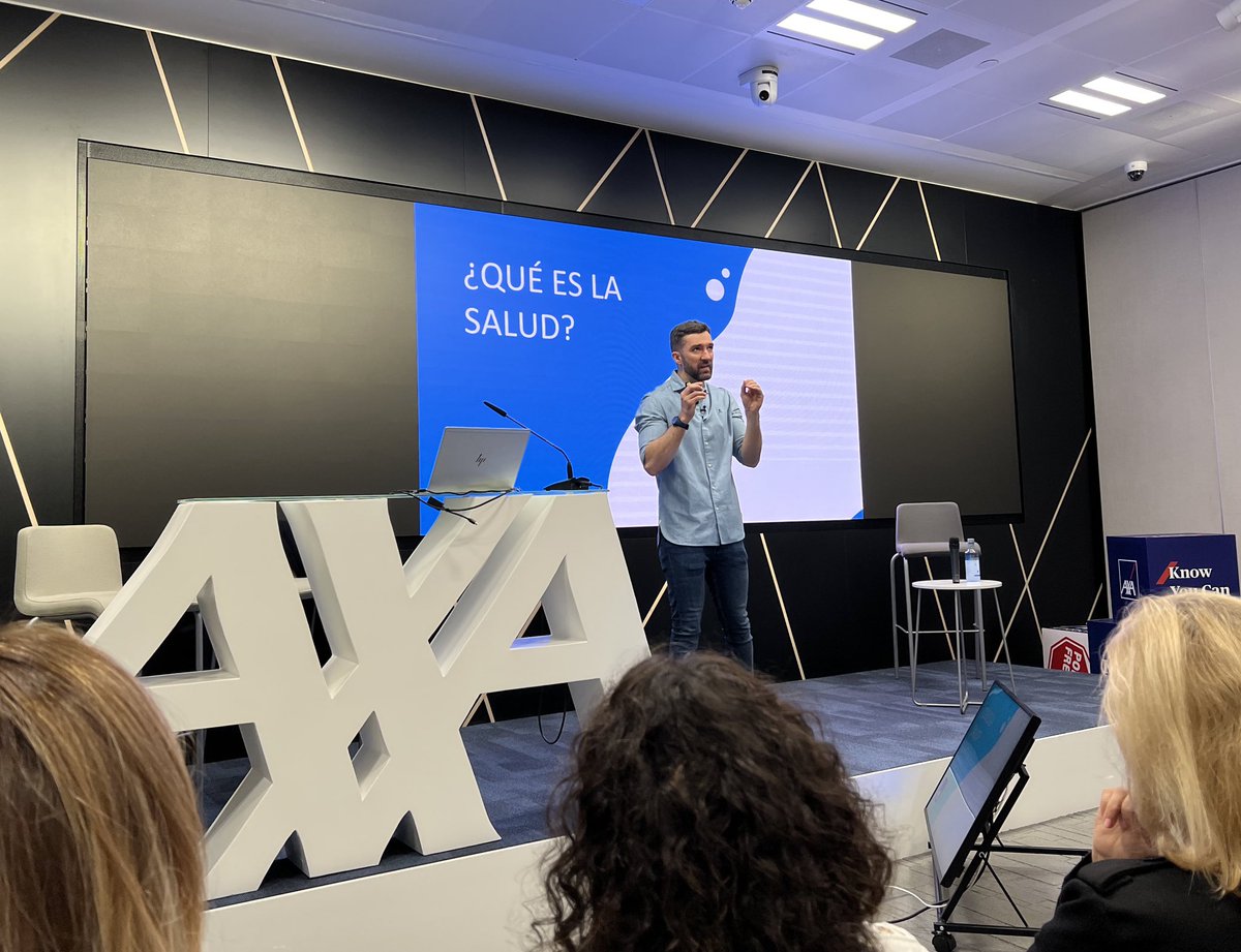 AXASegurosEs's tweet photo. Hoy contamos con un invitado de lujo en AXA para hablar de #salud: David Callejo, médico anestesiólogo del Hospital Gregorio Marañón 🙌🏼

Fundamental adquirir buenos hábitos porque #TuSaludEsÚnica https://t.co/DggK5YYLbQ