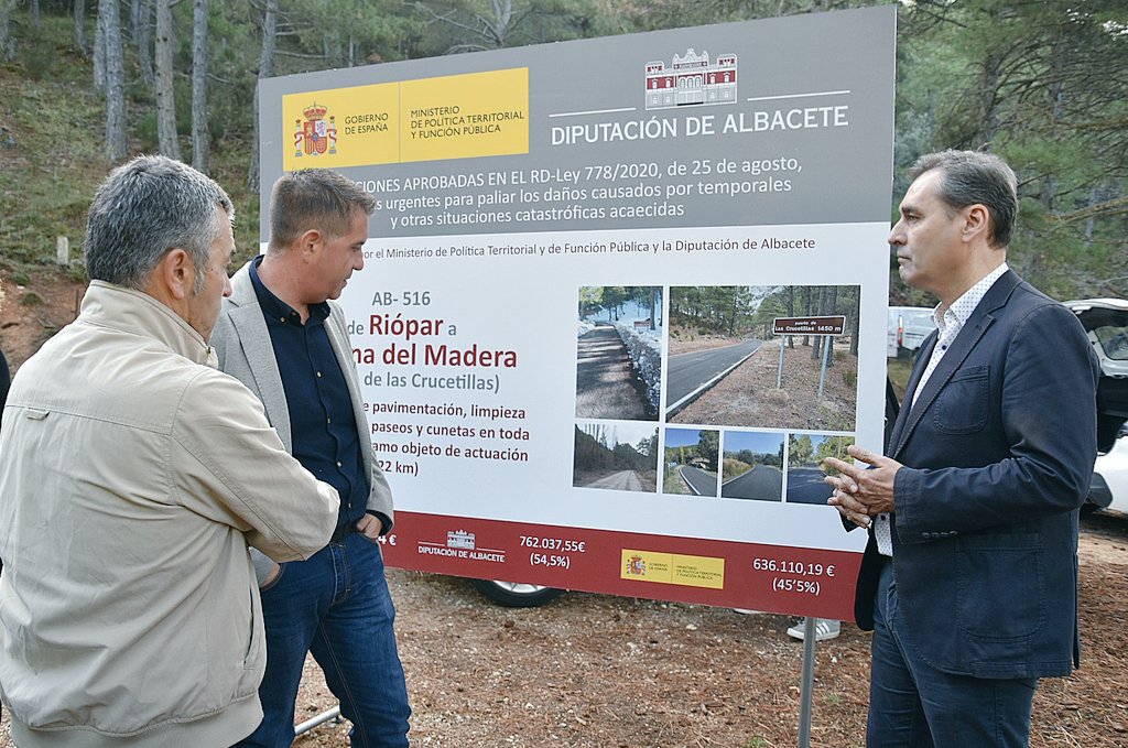 dipualba's tweet photo. 🆕️Con una #inversión cofinanciada de 1.400.000 €, #Dipualba y #GobiernoDeEspaña respondemos a una demanda histórica con el #arreglo🏗🧱 de la #AB516 🛣, que une↔️ las #Sierras del #Segura y #Alcaraz🌄😍 pasando por el puerto de #LasCrucetillas 🏔🥰
🌐👉🏼https://t.co/uBqQ68xBkD https://t.co/RxhzoMKU2Q