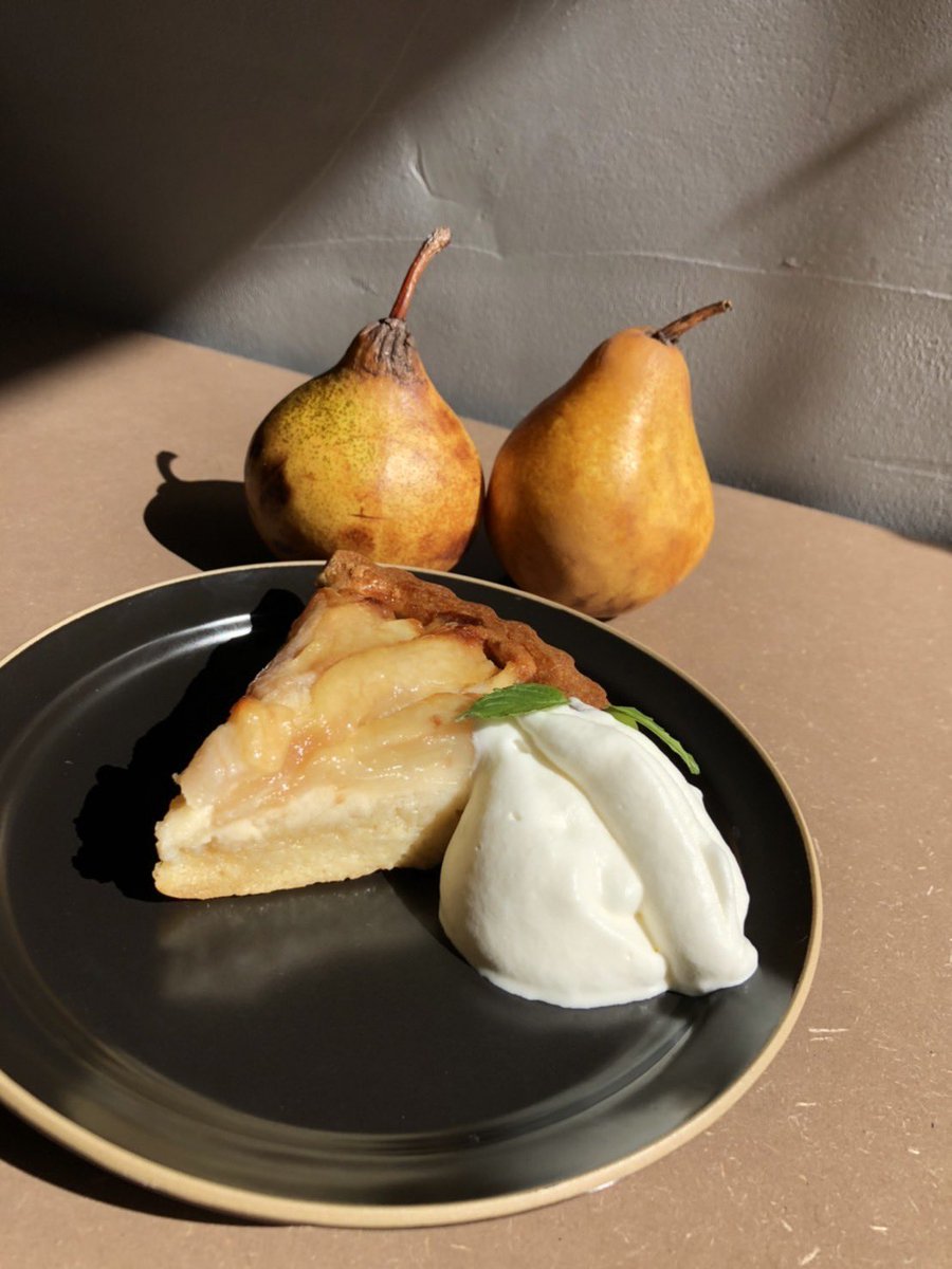 PUSH_PUSH_CAFE's tweet photo. 本日も多くの方にご来店頂きまして
ありがとうございました✨

先日から
期間���定タルト
『洋梨タルト』が出ております🍐

安曇野産のオーロラをたっぷりと
敷き詰めて
ジューシーに仕上げました☺️

是非お待ちしております☆

#PUSH_PUSH
#プシュプシュ https://t.co/oCma8by35Z