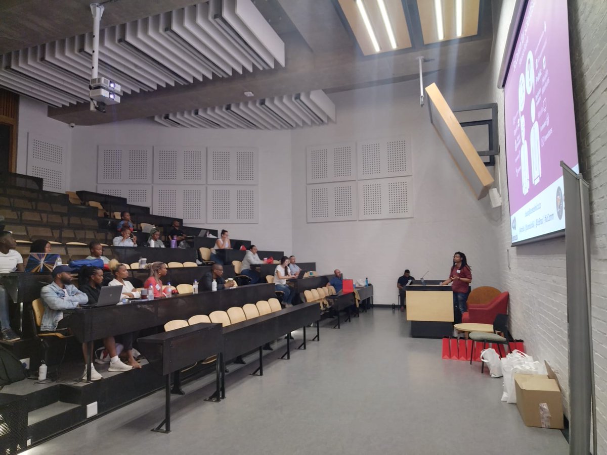 SAEON_GSN's tweet photo. #DecolonisingScience!
Sibusiso Biyela running a workshop on Science communition at the @Saeonews GSN indibano 2022!
#GSNIndibano22
#scicomm
#weaselwords https://t.co/eoAoThwrn0