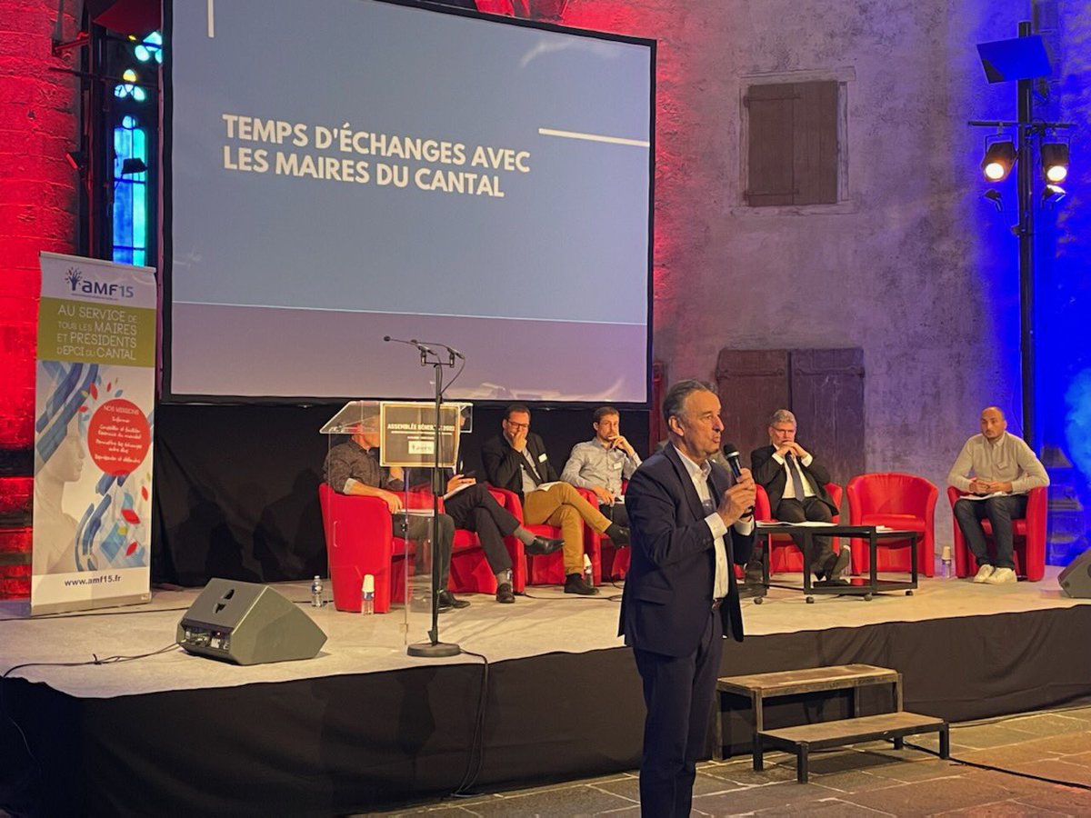 BernardDelcros's tweet photo. Enjeu majeur du 21e s, l’eau nécessite cohésion ➕coopération entre les diff acteurs pour adapter leur gestion au dérèglement climatique. ➡️ Et les maires qui connaissent les réalités du terrain doivent rester au cœur des décisions ! @l_amf #AG #AMF15 @Maires_Ruraux 
@ARuralites https://t.co/0JqYVGBlJM