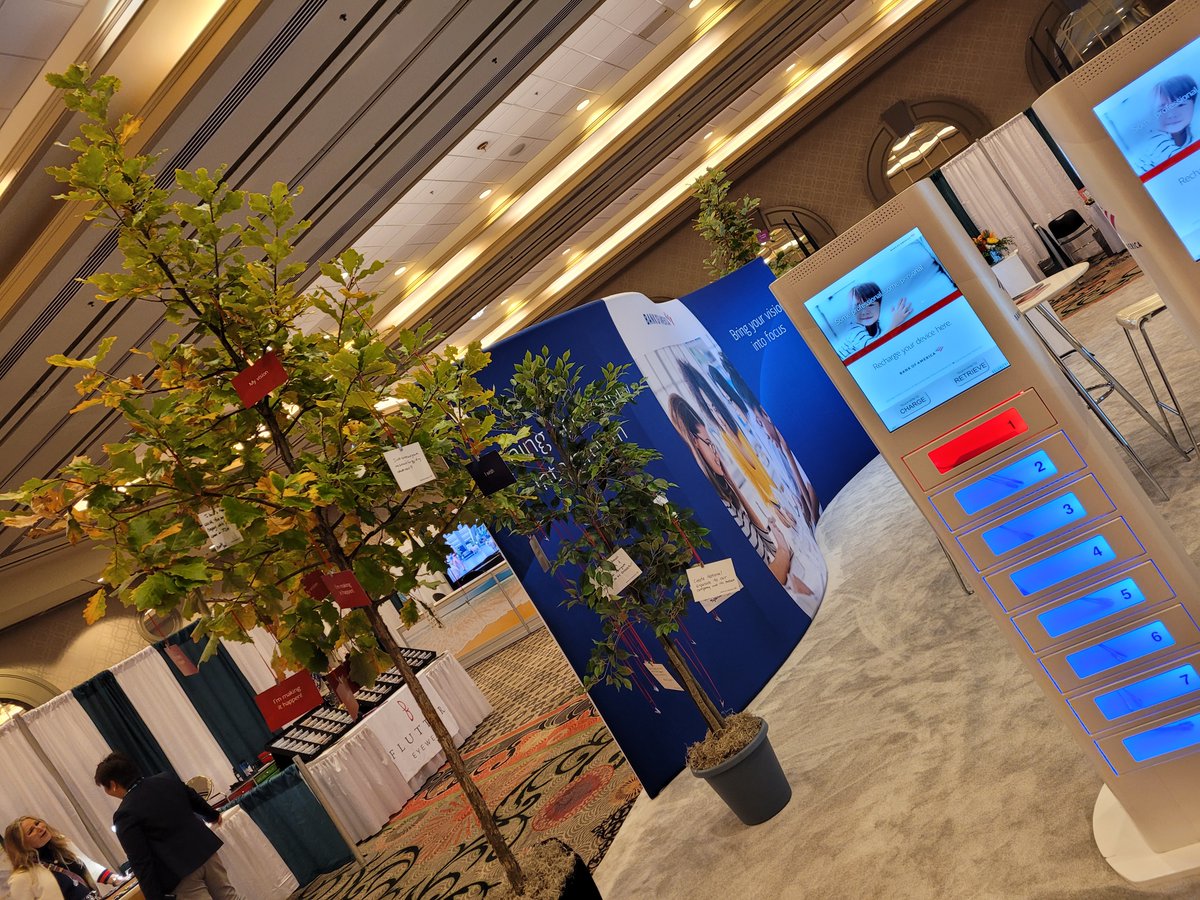 KellyTyler's tweet photo. Thanks to @BankofAmerica for being a fantastic sponsor of #NAWBOWBC! The #swag was special, but your people were even better! You thought of everything with your booth: tables, chargers, thoughtful cards, photo booth, nice people who did not attack us... Thank you! https://t.co/hebc7mnckH