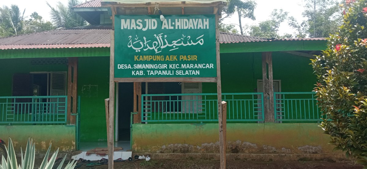 Pada ibadah salat jumat di Mesjid Al hidayah (14 Oktober 2022), seorang ulama Islam setempat Ustad Alex Ritonga tampil sebagai pembicara. Dihadapan hadirinnya (sekitar 50 orang) ia meminta kepada jemaahnya untuk tetap menjaga tumbuhan, pepohonan dan satwa-satwa yang ada di hutan.