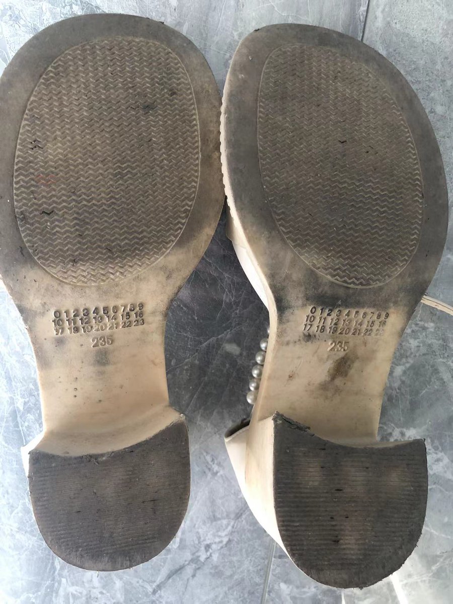 旧鞋，有脚泥
 #原味丝袜 #原味白丝 #原味黑丝 #原味内裤 #原味内衣裤 #原味胖次 #裸足 #辱骂 #原味棉袜 #原味短袜 #原味船袜 #原味卖家   #原味高跟鞋 #原味靴子 #原味运动鞋 #原味衣物 #圣水 #黄金圣水 #调教 #口嚼 #脚踩