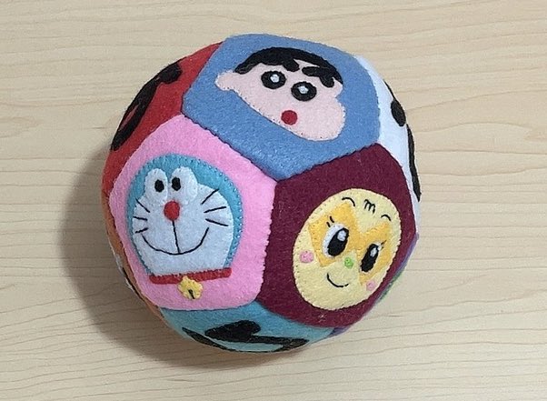 yzk009's tweet photo. フェルトボールシリーズ🧸
ストラップもボールも自己満的なところがほとんどだけど、ちゃんと受け取ってくれる方々のおかげで、作り甲斐がめちゃくちゃある😆💗

もっといろんなもの作ってみたい！！
時間はかかるけどリクエストあればご連絡ください🫶🏻
こんな感じのなら…↓
https://t.co/VTmjqgyp2H https://t.co/2PlFVtjnah