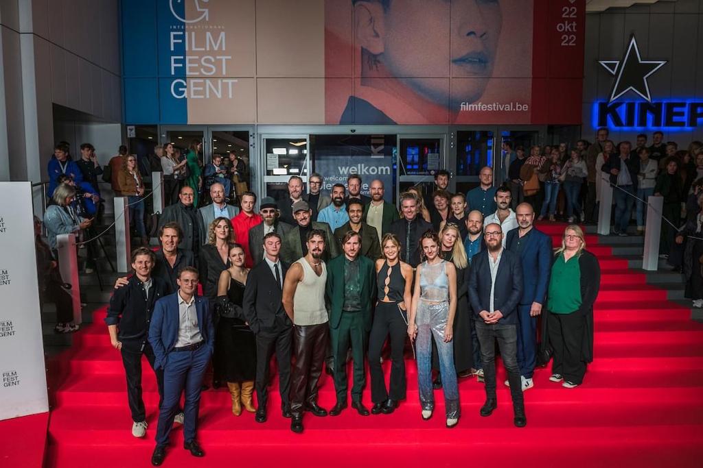 eyeworksfilmtv's tweet photo. De rode loper van @filmfestgent is bijna te klein voor (een deel van) het prachtige 1985-team ❤️ https://t.co/8AfBB3eNOu