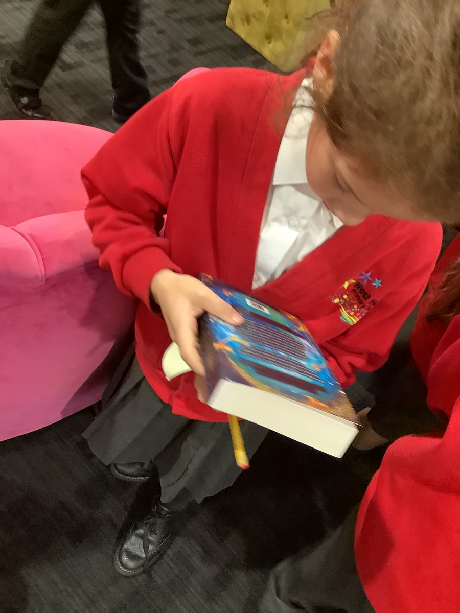 westheathprim's tweet photo. Class 10 enjoyed visiting the #WHPSBookfair this morning! We showed our respect value and used collaboration to help choose books us and others might like!
#WHPSEnglish #WHPSReading https://t.co/C3X4ZhmdiN