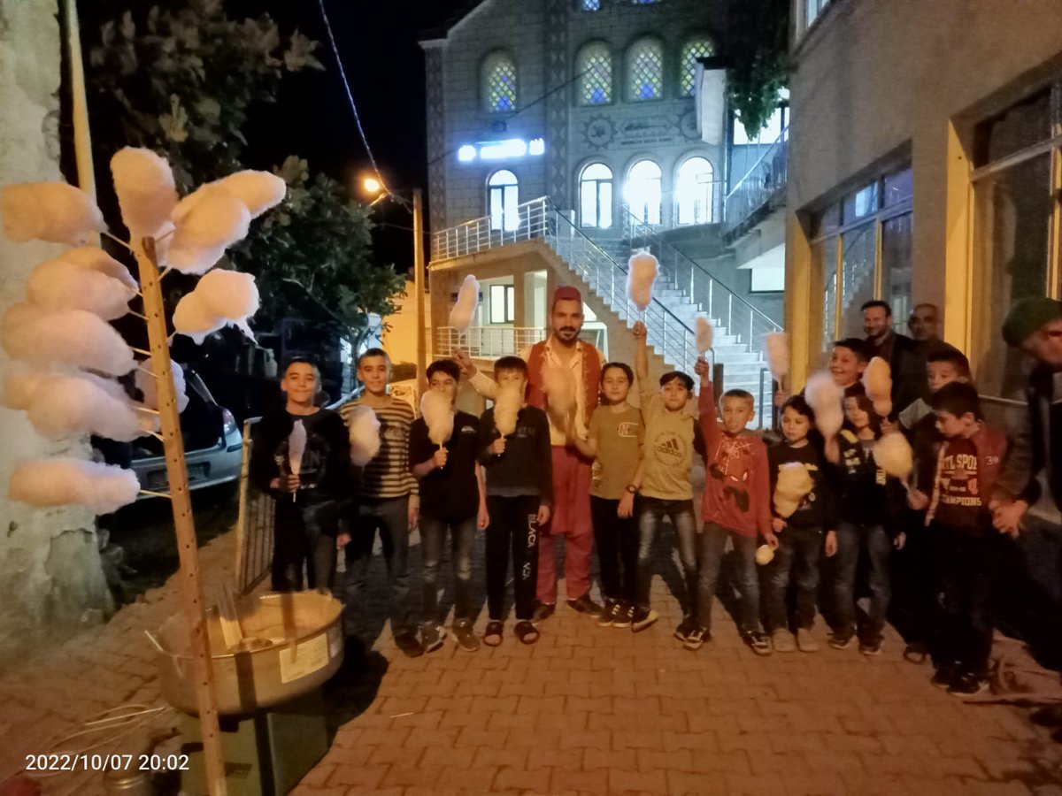 sultanhisarmuf's tweet photo. Uzunlar Mahallemizde Mevlid Kandili Bir Başka Güzel

Sultanhisar Müftülüğü Cami Mevlid-i Nebi Haftası etkinlikleri kapsamında Uzunlar Mahalle Camiinde Cami İmam-Hatibi Hüseyin ATICI ve mahalle sakinlerinin katkılarıyla Mevlid Kandili programı düzenlendi. https://t.co/350gfcI2EJ