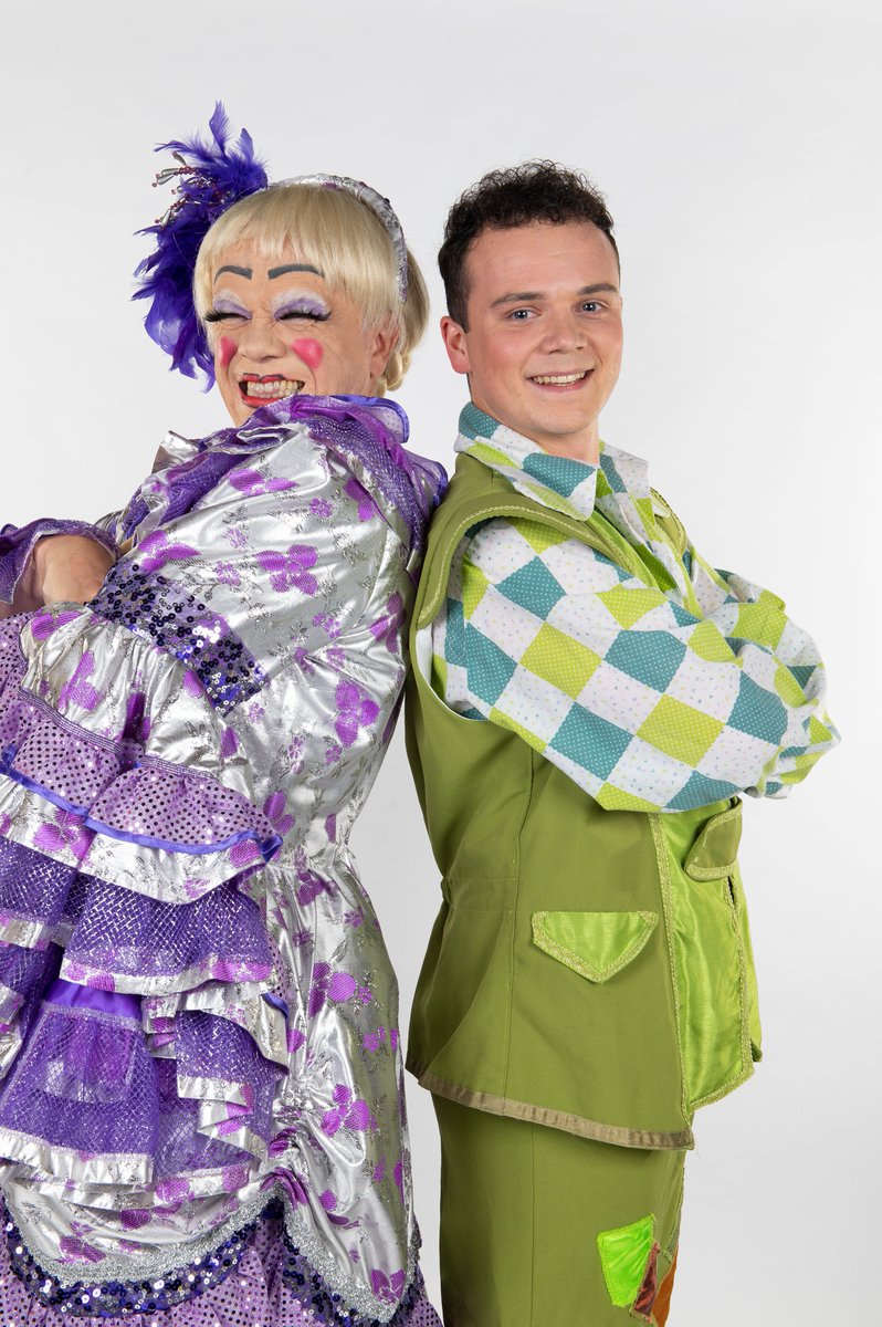 𝑰𝒕'𝒔 𝒕𝒉𝒂𝒕 𝒕𝒊𝒎𝒆 𝒂𝒈𝒂𝒊𝒏... We want to say a huge welcome back to our panto stars @jamesholmes19 & @MatthewJayRyan🎄🎭 Come & see them perform in Sleeping Beauty this Christmas, 10 Dec - 1 Jan! 🎟️bit.ly/BOH_sleeping-b… #FestiveBuxton @VisitBuxton @discoverbuxton