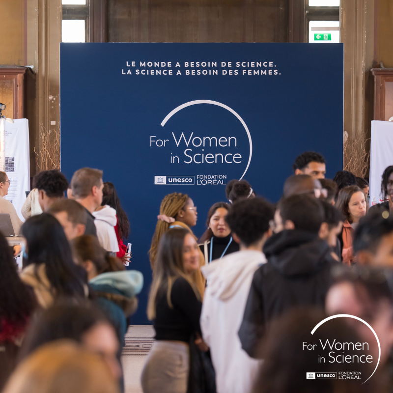 4womeninscience's tweet photo. Avec notre programme #ForGirlsInScience, nous cherchons à inspirer la prochaine génération de scientifiques et de chercheuses 👩‍🔬

Une partie des lycéen.nes du programme ont pu échanger et parler carrières scientifiques avec nos Jeunes Talents au @LeCnam mercredi dernier 👇