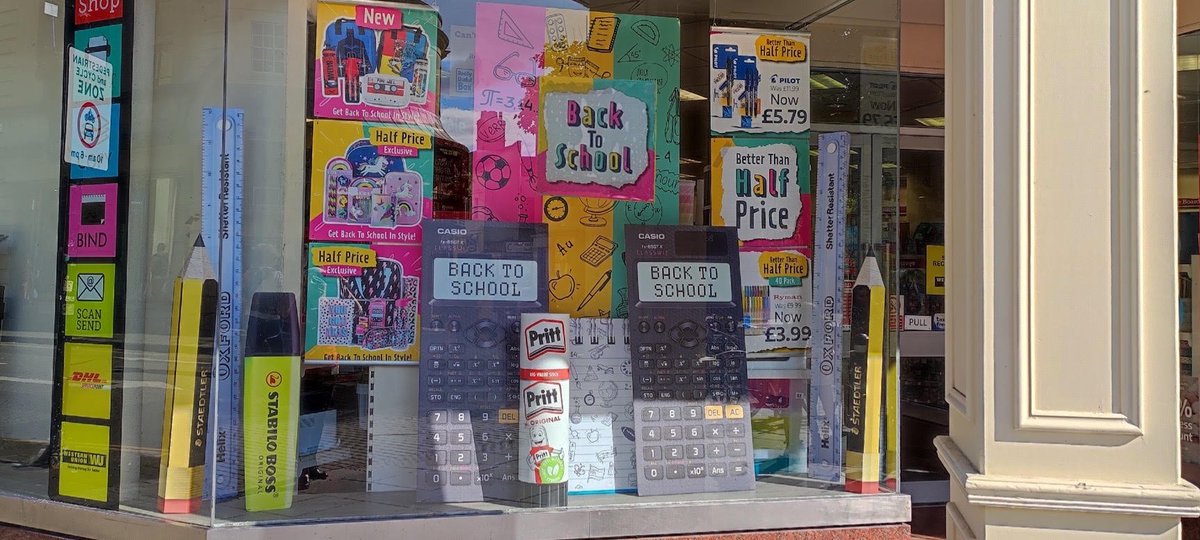 RymanStationery's tweet photo. 📢  GIANT STATIONERY ALERT 📢 

Raise your hand if you would like to get your hands on some GIANT stationery! 
You may have heard our B2S giant stationery is up for grabs from the 25th October, you can pop in-store to collect - but be quick no reservations allowed! https://t.co/xQaCArVl03