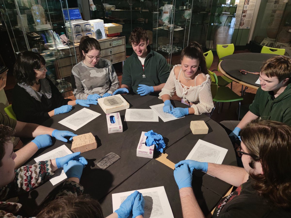 DrKenGriffin's tweet image. A great start to the week with an object handling session at @TheEgyptCentre as part of a @SUAncientWorld module taught by Dr Ersin Hussein. In today's session, the students worked on objects with different scripts (hieroglyphs, hieratic, demotic, Coptic)! #ObjectBasedLearning