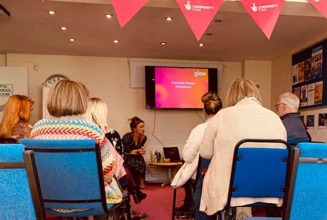 BeckyFGlow's tweet photo. Great to be out delivering Domestic Abuse awareness training to local partners last week @HomeStartSM @findtheglow #ProfessionalsTraining #EndDomesticAbuse #Staffordshire #StokeOnTrent https://t.co/qWLnFejKNp