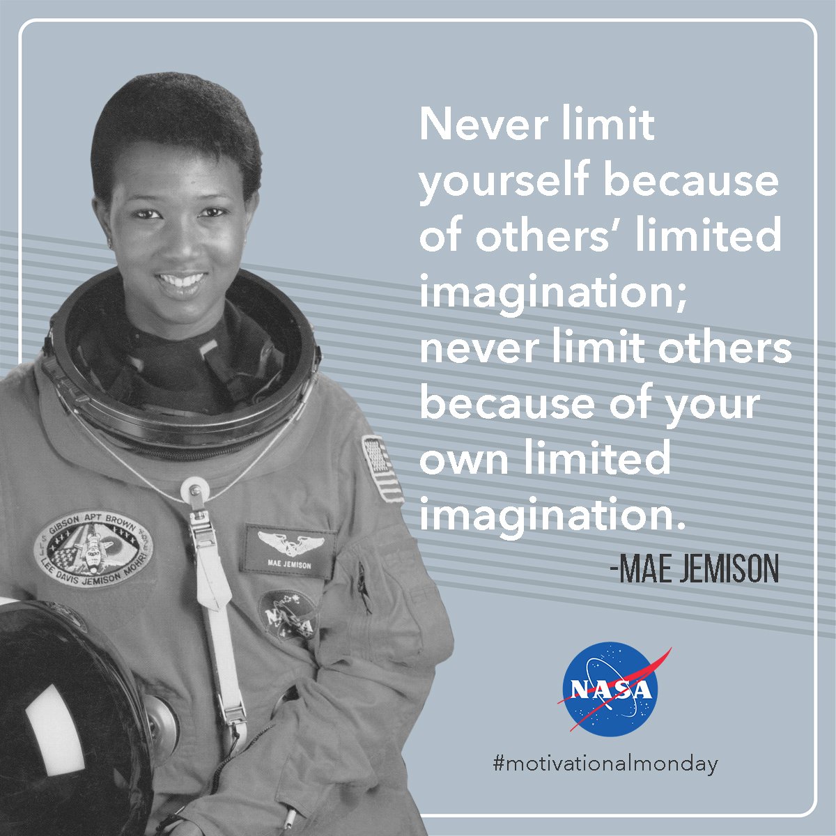 #TalDíaComoHoy en 1956, nace Mae Jemison. Ingeniera, médica y astronauta de la NASA. Fue la primera mujer afroamericana en viajar al espacio 🚀.

"Never limit yourself because of others’ limited imagination; never limit others because of your own limited imagination."