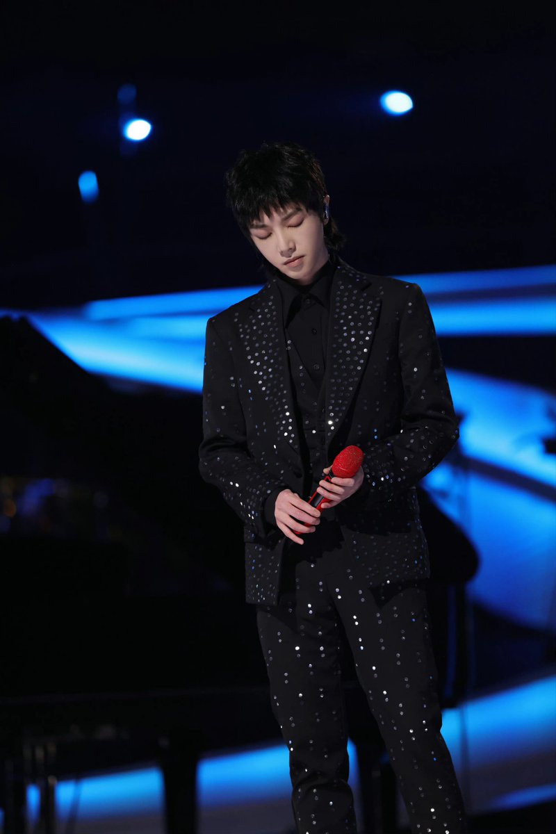 HcyProjects's tweet photo. PLEASE FOLLOW & SUPPORT. You can see Martians Muse Part 5 on bilibili, weibo, FB, and YT
🇺🇸 USA CA MARTIAN
#華晨宇
#花花 #huachenyu
#huahua #bestchinamusician #watchingyu
#singer #songwriter #artist #rockstar https://t.co/DFWSQy7hyO