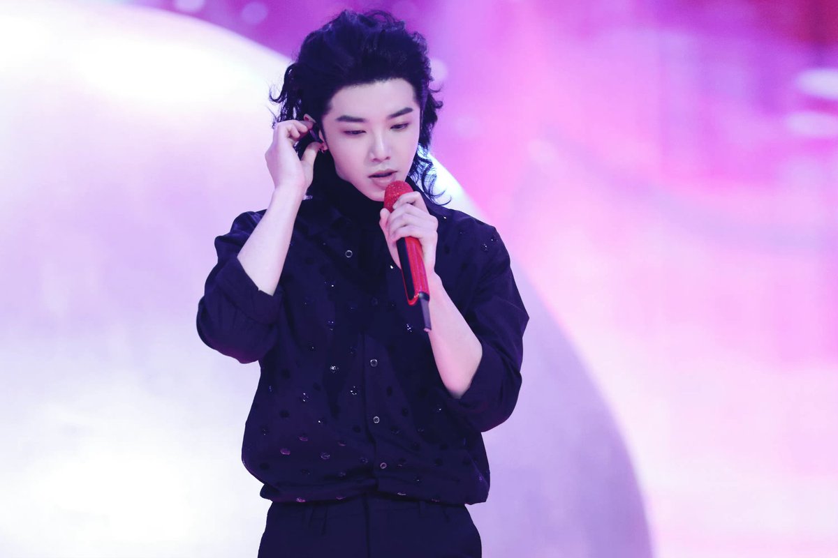 HcyProjects's tweet photo. PLEASE FOLLOW & SUPPORT. You can see Martians Muse Part 5 on bilibili, weibo, FB, and YT
🇺🇸 USA CA MARTIAN
#華晨宇
#花花 #huachenyu
#huahua #bestchinamusician #watchingyu
#singer #songwriter #artist #rockstar https://t.co/DFWSQy7hyO