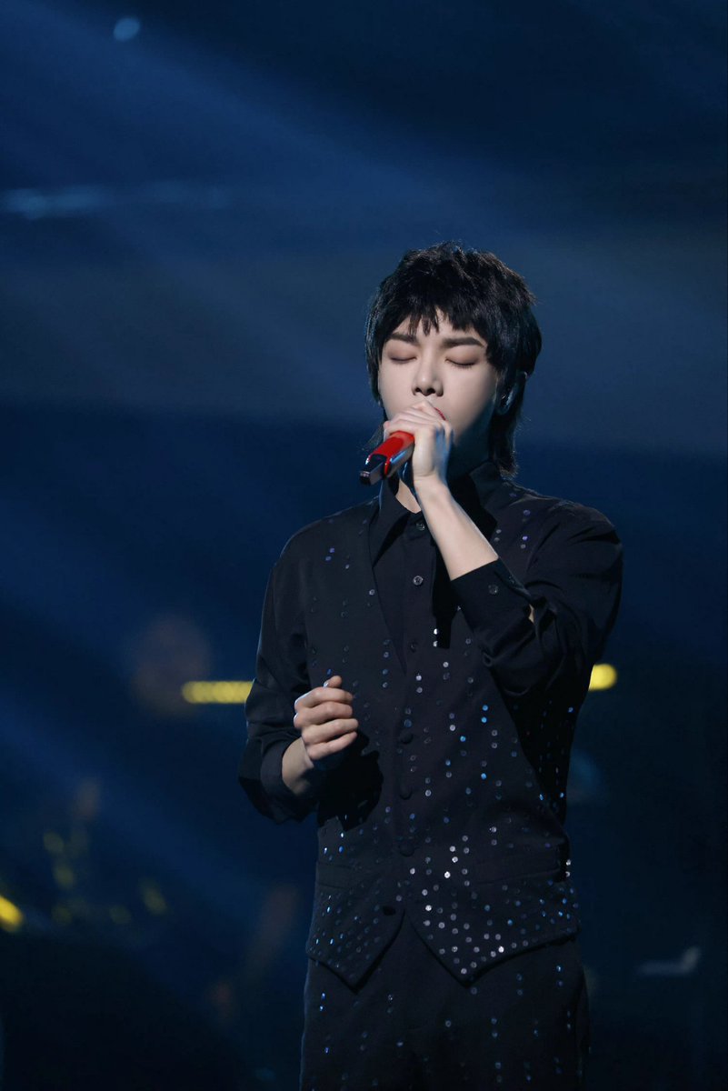 HcyProjects's tweet photo. PLEASE FOLLOW & SUPPORT. You can see Martians Muse Part 5 on bilibili, weibo, FB, and YT
🇺🇸 USA CA MARTIAN
#華晨宇
#花花 #huachenyu
#huahua #bestchinamusician #watchingyu
#singer #songwriter #artist #rockstar https://t.co/DFWSQy7hyO