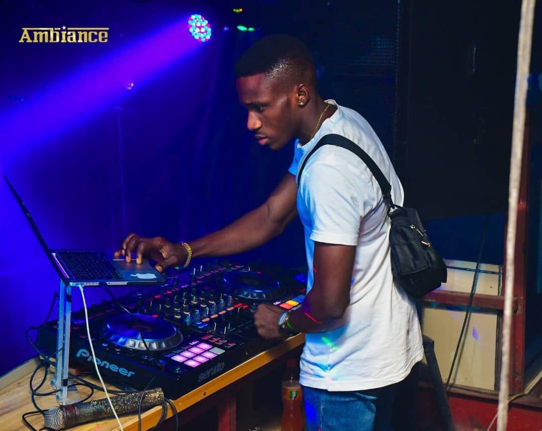 Undizputed_Dj's tweet photo. Grind Re-up⚡️🔥👑
#GhostEmpireRecords
#GhostDj https://t.co/gVyGgtNFjF