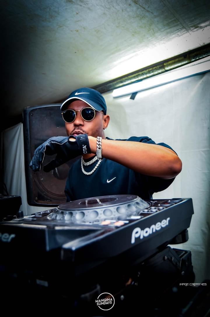 ImageRsa's tweet photo. Up &amp; Close with Tsa @FeloLeTee 📸💎☘🍀🌱✔✔✔✔✔✔ on a Sunday 🌞 

#Snaps #PianoHub #Dj #producer
#Nike #ImageCreatives #nikonphotography #godox #TembisanSniper #amapianoboss #sunday #tsafelo #photooftheday #picturethis #music #nikeairmax #AnyEventphotos https://t.co/eaVQYaN6jW