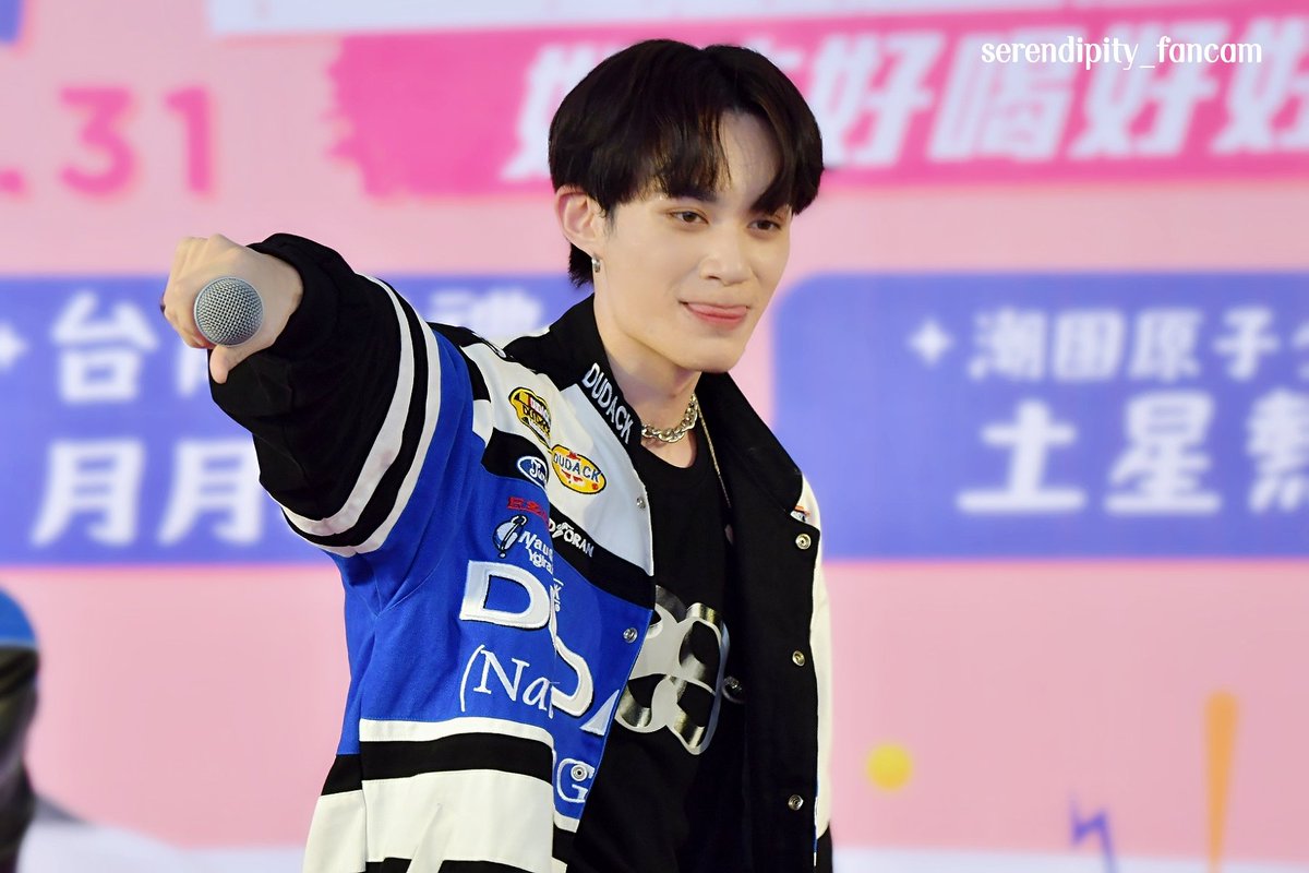 serendipity_CU's tweet photo. 2022/10/16
📍台南新光三越小西門廣場
_
#原子少年 #土星 #呂植宇 https://t.co/DHvkUWSaiO