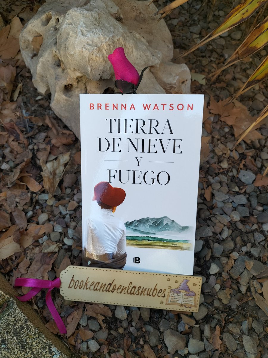 Contado en tercera persona, con capítulos medios y con una narración fluida, Brenna nos llevará al más puro rancho de Colorado.
Si quieres reír, sufrir,luchar, enamorarte, soltar alguna lagrimilla y disfrutar de una buena historia, leelo!!
#romancehistorico