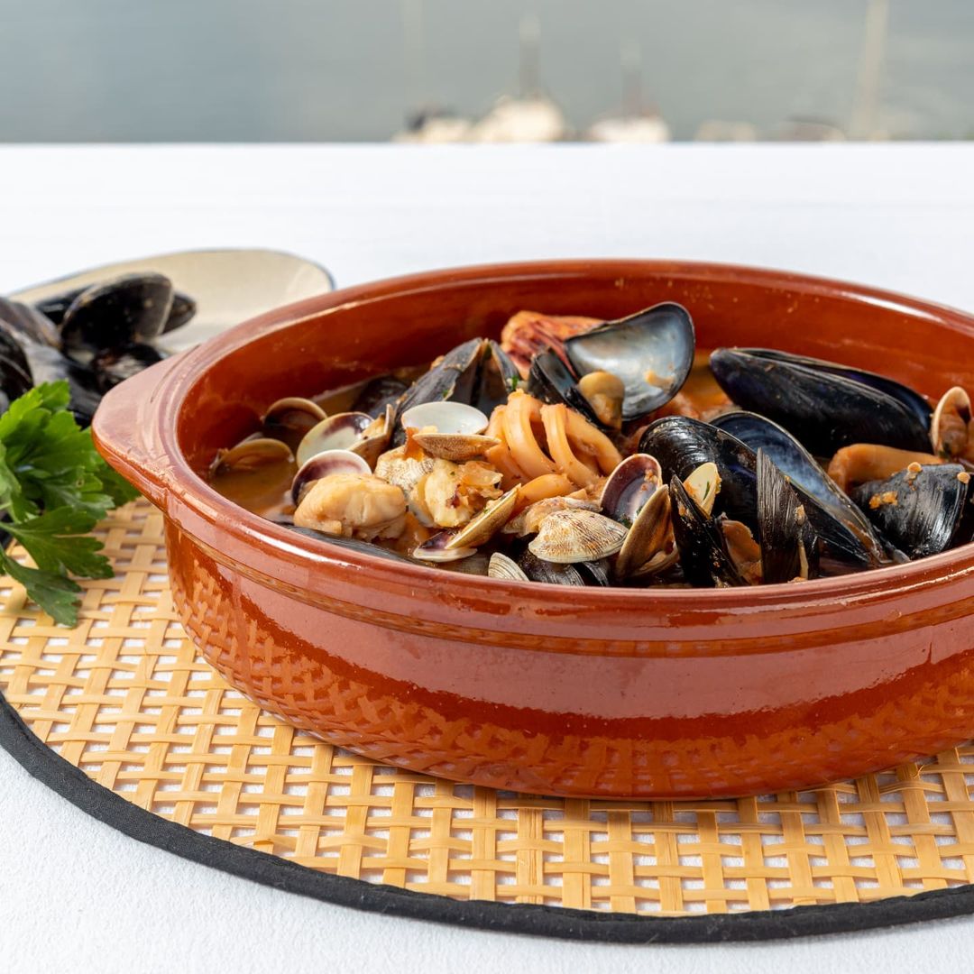 This caldereta pobre doesn't need much more to become an unforgettable dish. Local and seasonal products make the gastronomy of #Menorca one of the richest in the Mediterranean.
📷 <a href="/carles_gi/">Carles MésQueImatges</a> <a href="/blanca_mayandia/">miss_mayandia</a>
#MadeinMenorca #MenorcaERG